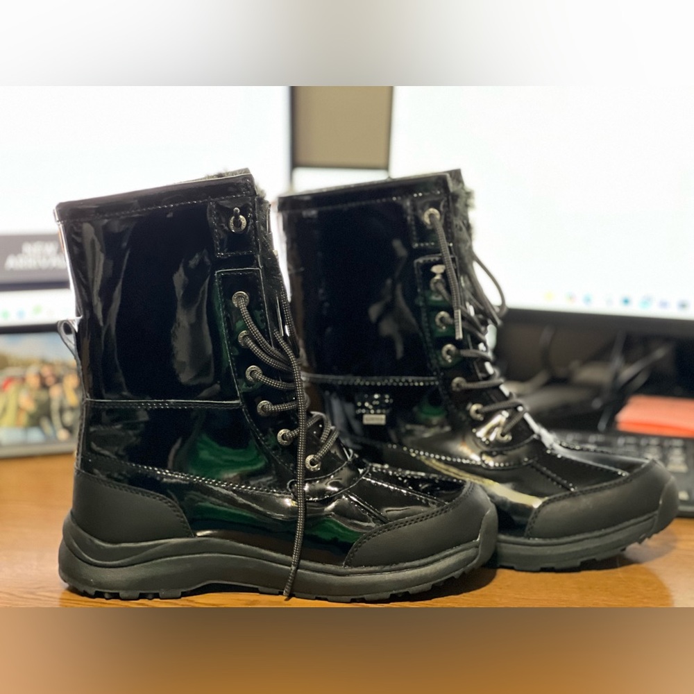 UGG Women's Adirondack Patent Boot-Size 10
